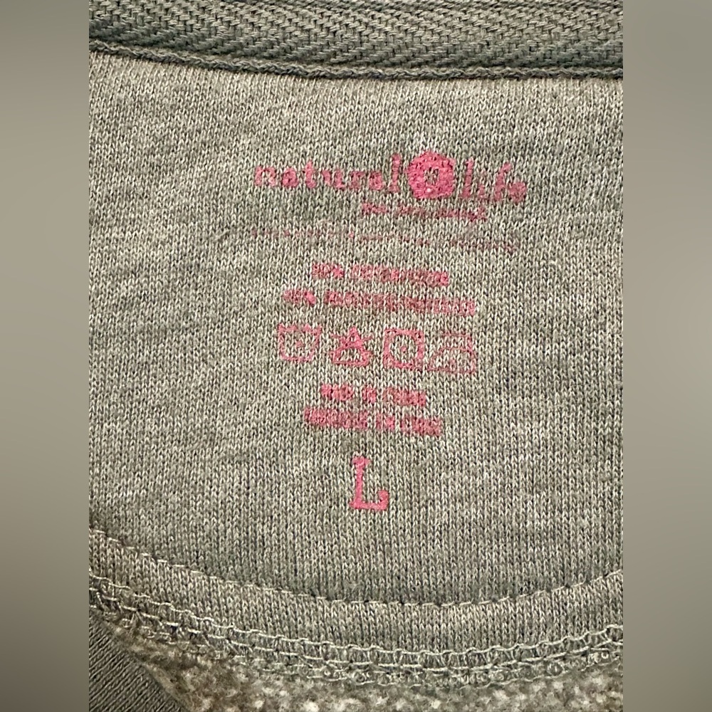 🌟 Natural Life “Let's Just Go” Graphic Sweatshirt w/pockets - Picture 6 of 7